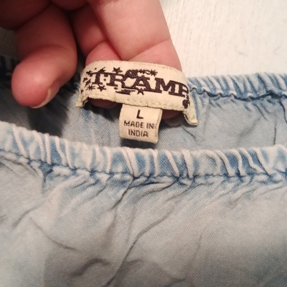 🆓 With $25 Dollar Purchase! Tramp blouse - Picture 4 of 6